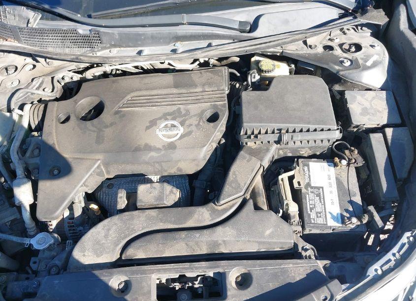 Photo 10 of 2015 Nissan Altima 2.5/2.5 S/2.5 SL/2.5 SV (VIN 1N4AL3AP3FN398573)