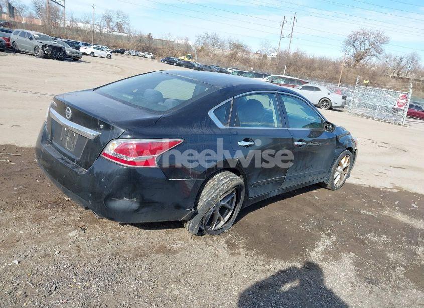 Photo 4 of 2015 Nissan Altima 2.5 S (VIN 1N4AL3AP3FN400337)