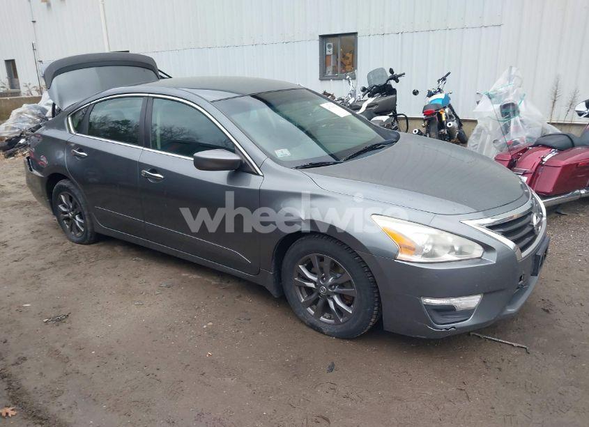 2015 Nissan Altima 2.5 S (VIN 1N4AL3AP3FN406574) main photo