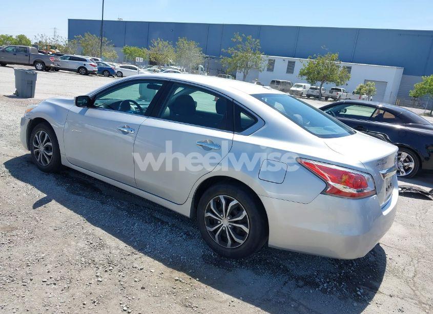 Photo 3 of 2015 Nissan Altima 2.5/2.5 S/2.5 SL/2.5 SV (VIN 1N4AL3AP3FN887863)