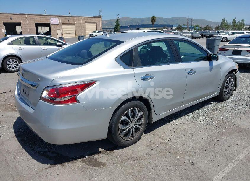 Photo 4 of 2015 Nissan Altima 2.5/2.5 S/2.5 SL/2.5 SV (VIN 1N4AL3AP3FN887863)
