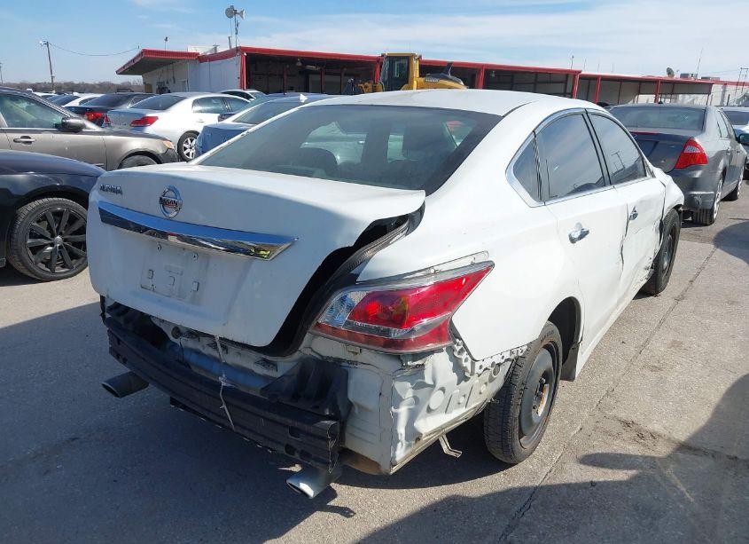 Photo 4 of 2015 Nissan Altima 2.5 S (VIN 1N4AL3AP3FN888771)