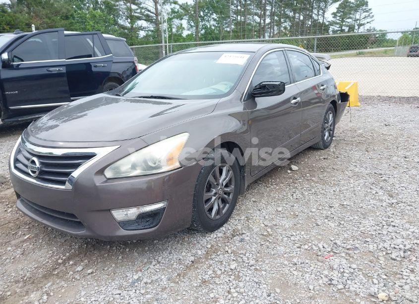 Photo 2 of 2015 Nissan Altima 2.5 S (VIN 1N4AL3AP3FN897597)
