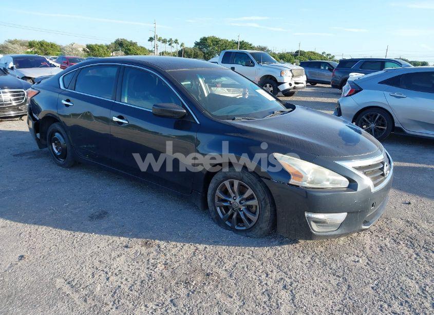 2015 Nissan Altima 2.5 S (VIN 1N4AL3AP3FN898300) main photo