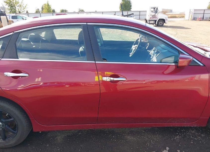 Photo 13 of 2015 Nissan Altima 2.5/2.5 S/2.5 SL/2.5 SV (VIN 1N4AL3AP3FN902331)