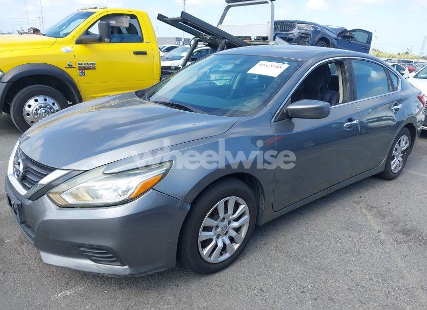 Photo 2 of 2016 Nissan Altima 2.5 S (VIN 1N4AL3AP3GC135545)