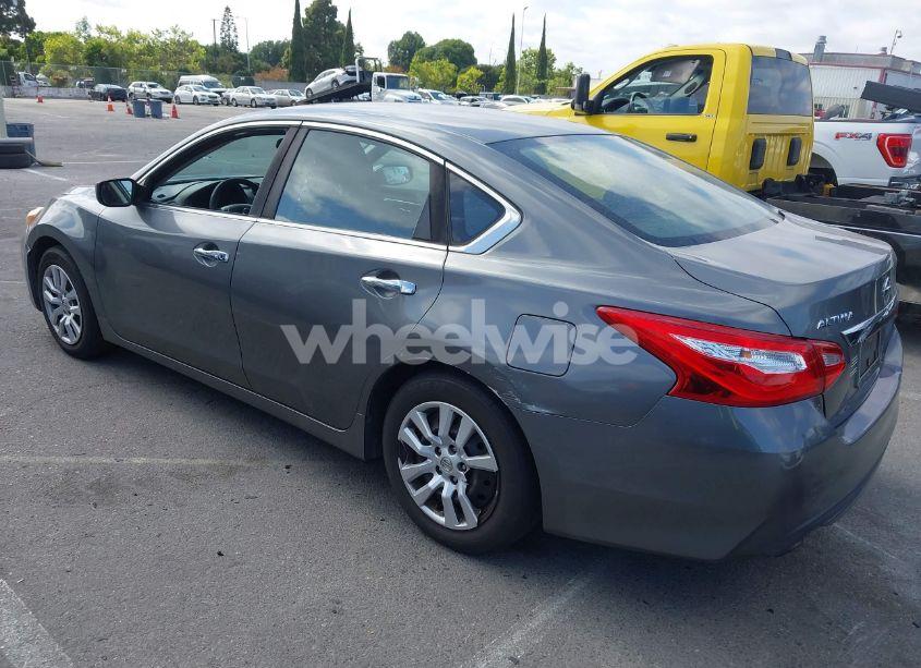 Photo 3 of 2016 Nissan Altima 2.5 S (VIN 1N4AL3AP3GC135545)