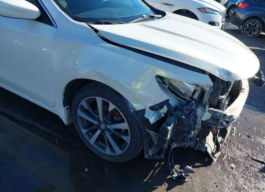 Photo 13 of 2016 Nissan Altima 2.5 SR (VIN 1N4AL3AP3GC140051)