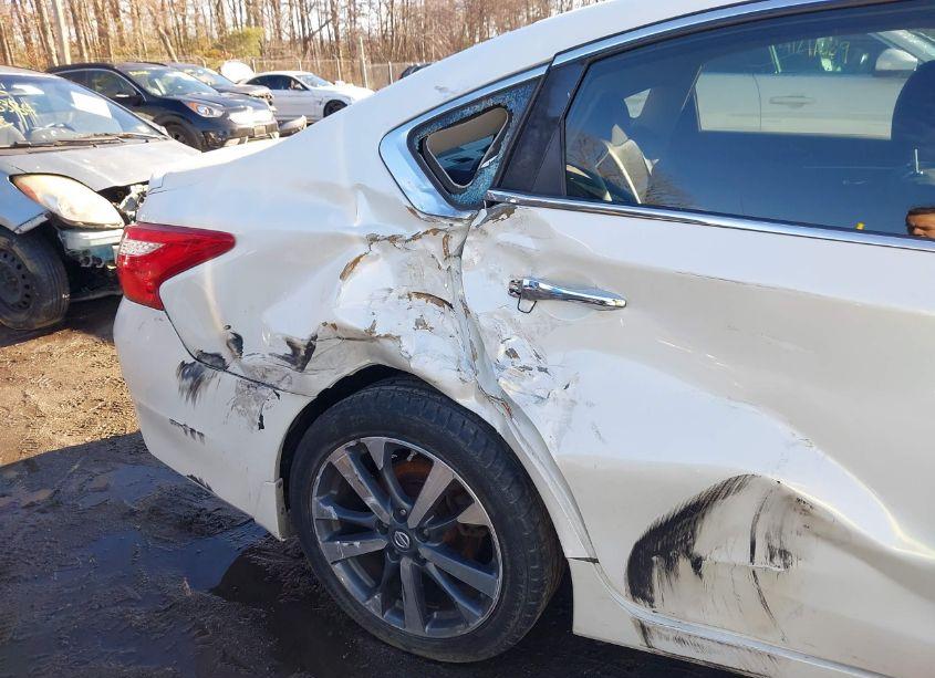 Photo 14 of 2016 Nissan Altima 2.5 SR (VIN 1N4AL3AP3GC140051)