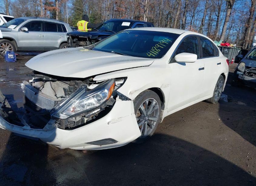 Photo 2 of 2016 Nissan Altima 2.5 SR (VIN 1N4AL3AP3GC140051)