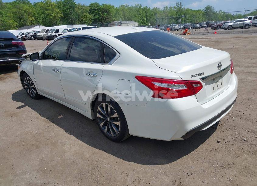 Photo 3 of 2016 Nissan Altima 2.5 SL (VIN 1N4AL3AP3GC150465)