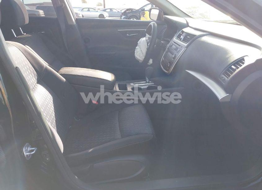 Photo 5 of 2016 Nissan Altima 2.5 (VIN 1N4AL3AP3GC155486)