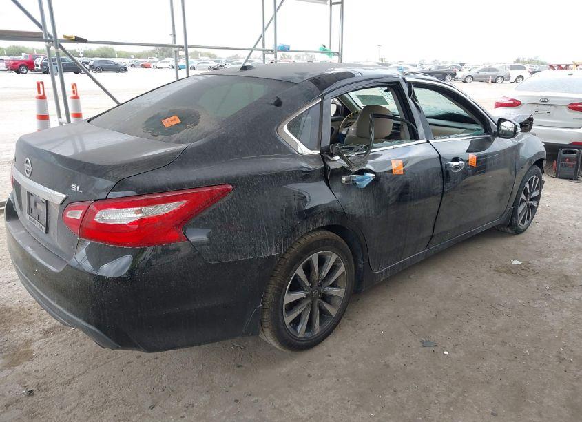 Photo 4 of 2016 Nissan Altima (VIN 1N4AL3AP3GC165838)