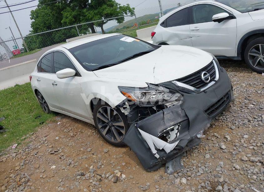 2016 Nissan Altima 2.5 SR (VIN 1N4AL3AP3GC179643) main photo