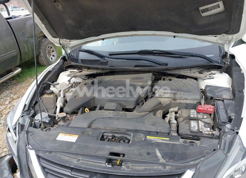 Photo 10 of 2016 Nissan Altima 2.5 SR (VIN 1N4AL3AP3GC179643)