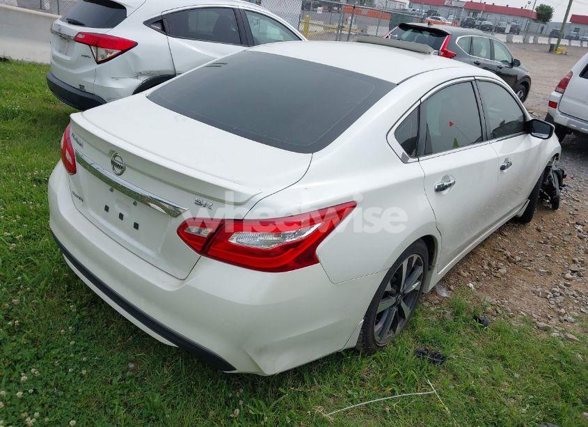 Photo 4 of 2016 Nissan Altima 2.5 SR (VIN 1N4AL3AP3GC179643)