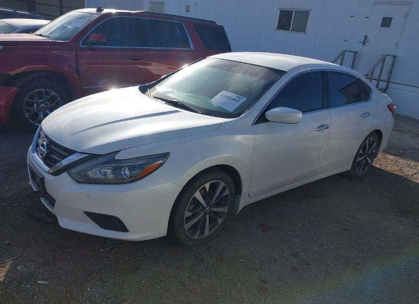 Photo 2 of 2016 Nissan Altima 2.5 SR (VIN 1N4AL3AP3GC184454)