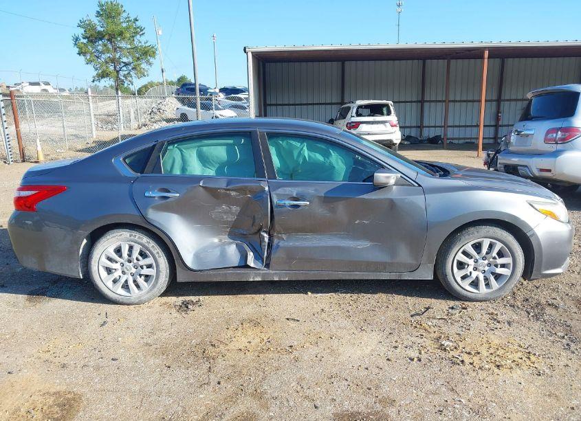 Photo 13 of 2016 Nissan Altima 2.5/2.5 S/2.5 SL/2.5 SR/2.5 SV (VIN 1N4AL3AP3GC187984)