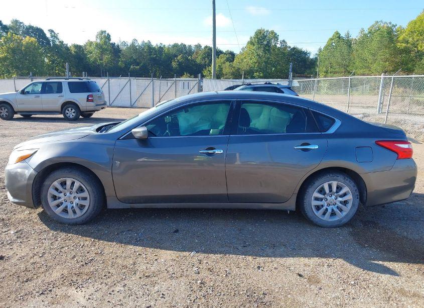 Photo 14 of 2016 Nissan Altima 2.5/2.5 S/2.5 SL/2.5 SR/2.5 SV (VIN 1N4AL3AP3GC187984)