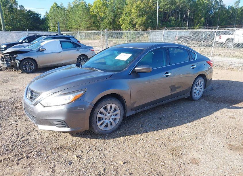 Photo 2 of 2016 Nissan Altima 2.5/2.5 S/2.5 SL/2.5 SR/2.5 SV (VIN 1N4AL3AP3GC187984)