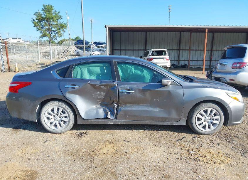 Photo 6 of 2016 Nissan Altima 2.5/2.5 S/2.5 SL/2.5 SR/2.5 SV (VIN 1N4AL3AP3GC187984)