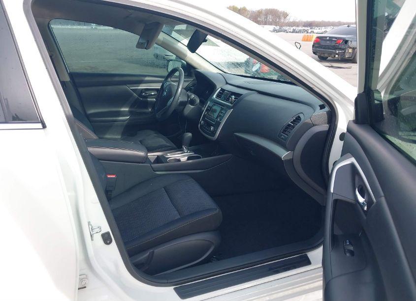 Photo 5 of 2016 Nissan Altima 2.5 SV (VIN 1N4AL3AP3GC204458)
