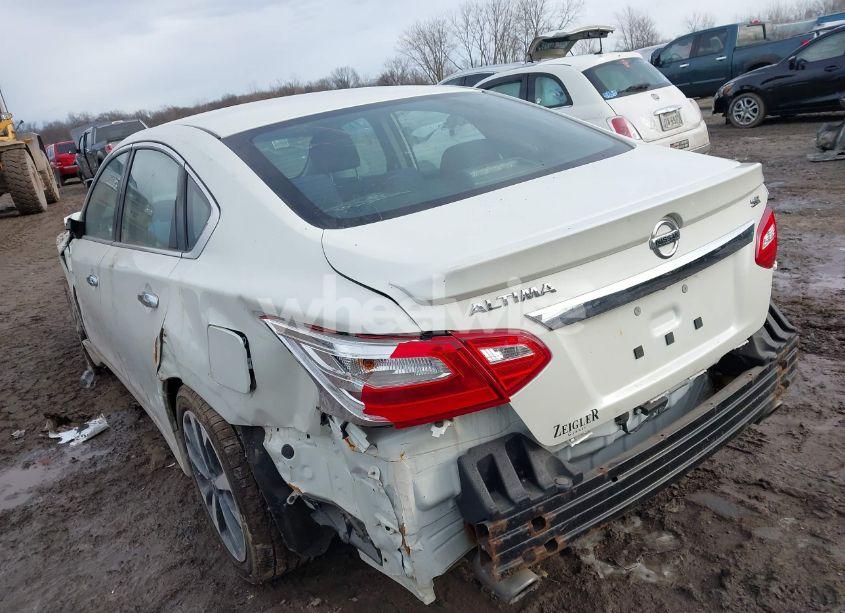 Photo 3 of 2016 Nissan Altima 2.5 SR (VIN 1N4AL3AP3GC211054)