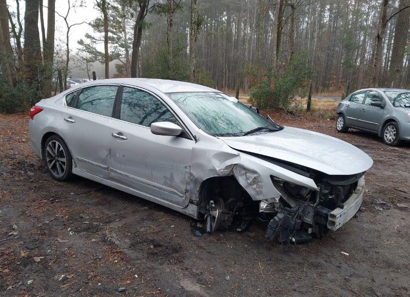 2016 Nissan Altima 2.5 SR (VIN 1N4AL3AP3GC220286) main photo