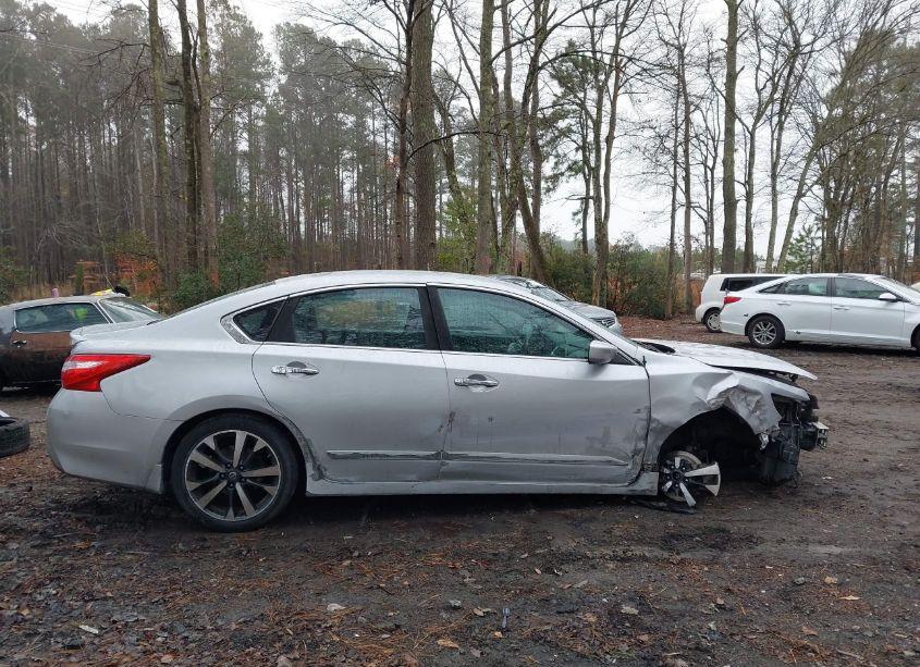 Photo 13 of 2016 Nissan Altima 2.5 SR (VIN 1N4AL3AP3GC220286)