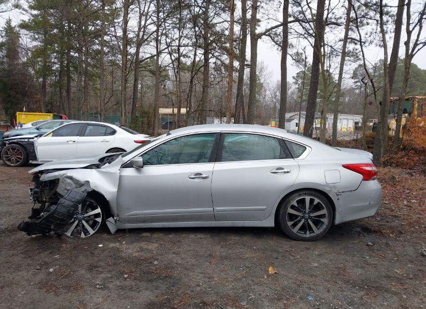 Photo 14 of 2016 Nissan Altima 2.5 SR (VIN 1N4AL3AP3GC220286)