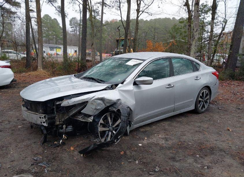 Photo 2 of 2016 Nissan Altima 2.5 SR (VIN 1N4AL3AP3GC220286)