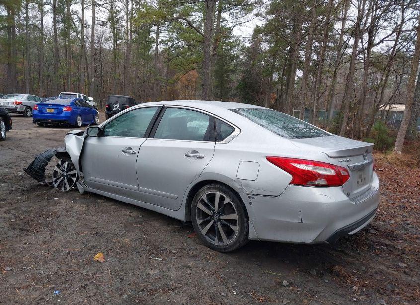 Photo 3 of 2016 Nissan Altima 2.5 SR (VIN 1N4AL3AP3GC220286)