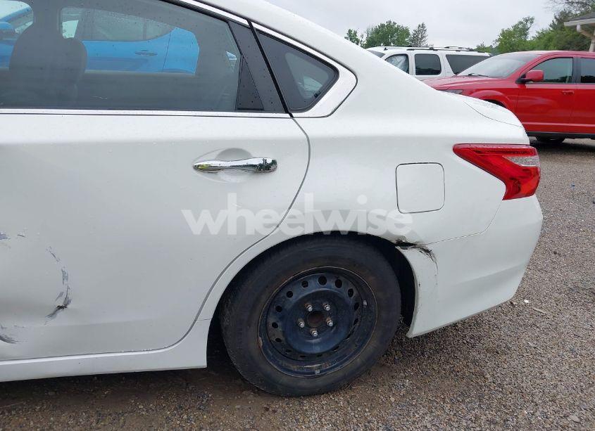 Photo 19 of 2016 Nissan Altima 2.5/2.5 S/2.5 SL/2.5 SR/2.5 SV (VIN 1N4AL3AP3GC225505)