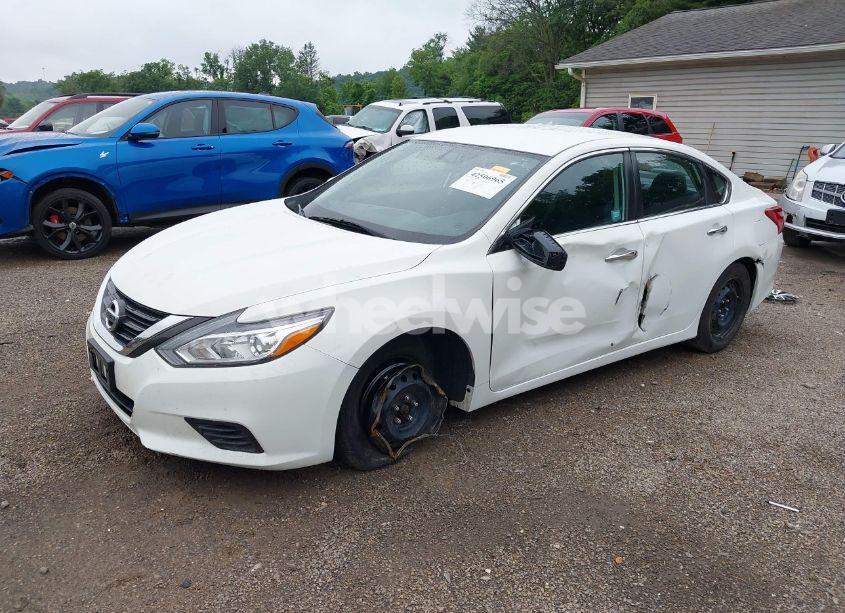 Photo 2 of 2016 Nissan Altima 2.5/2.5 S/2.5 SL/2.5 SR/2.5 SV (VIN 1N4AL3AP3GC225505)