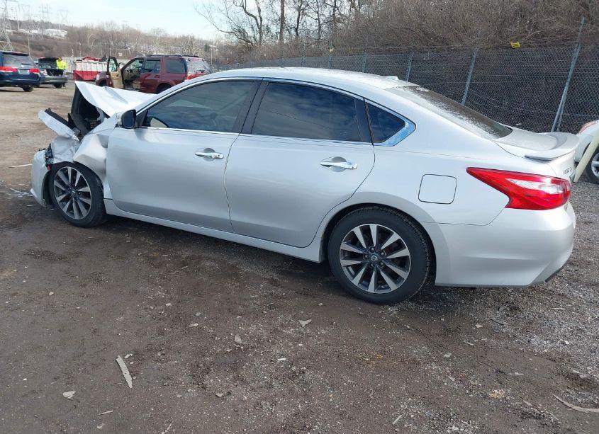 Photo 3 of 2016 Nissan Altima 2.5 SV (VIN 1N4AL3AP3GC262859)