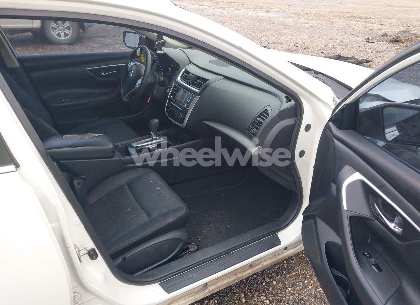 Photo 5 of 2016 Nissan Altima 2.5 S (VIN 1N4AL3AP3GC277782)