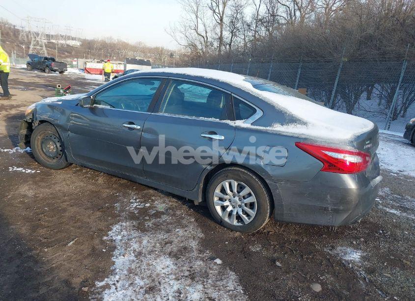 Photo 3 of 2016 Nissan Altima 2.5/2.5 S/2.5 SL/2.5 SR/2.5 SV (VIN 1N4AL3AP3GN310252)