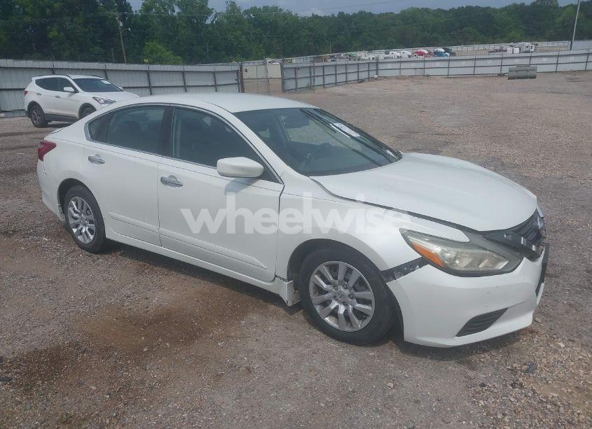 2016 Nissan Altima 2.5 S (VIN 1N4AL3AP3GN316746) main photo