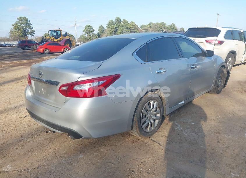 Photo 4 of 2016 Nissan Altima 2.5/2.5 S/2.5 SL/2.5 SR/2.5 SV (VIN 1N4AL3AP3GN318562)