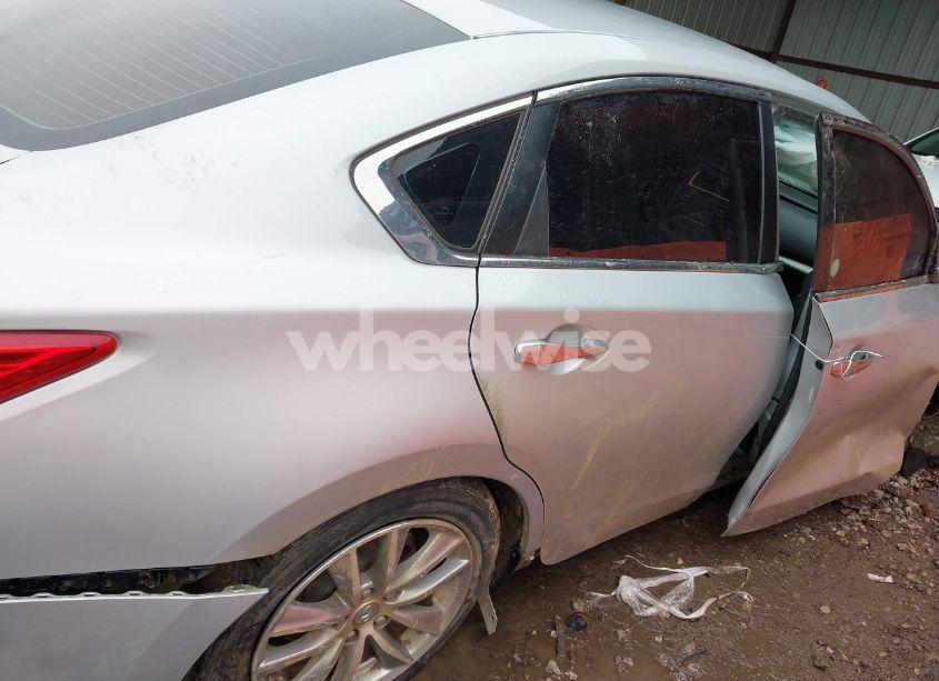 Photo 6 of 2016 Nissan Altima 2.5/2.5 S/2.5 SL/2.5 SR/2.5 SV (VIN 1N4AL3AP3GN326743)