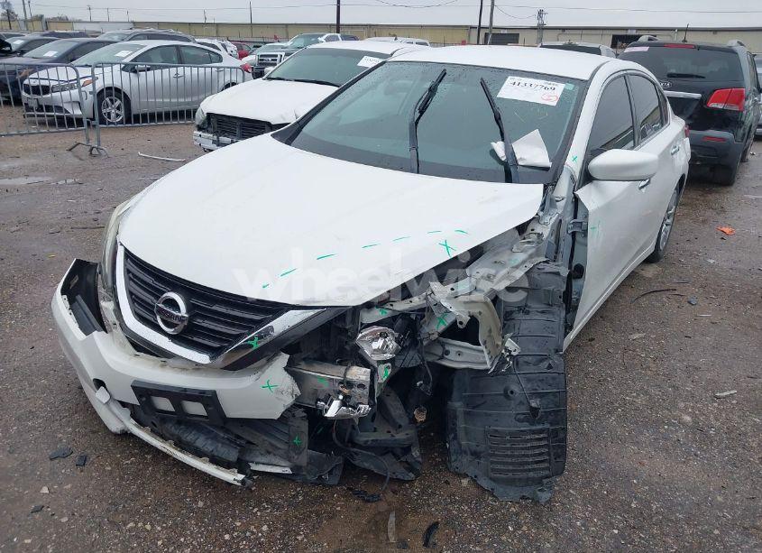Photo 2 of 2016 Nissan Altima 2.5/2.5 S/2.5 SL/2.5 SR/2.5 SV (VIN 1N4AL3AP3GN329674)