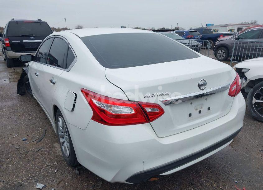 Photo 3 of 2016 Nissan Altima 2.5/2.5 S/2.5 SL/2.5 SR/2.5 SV (VIN 1N4AL3AP3GN329674)