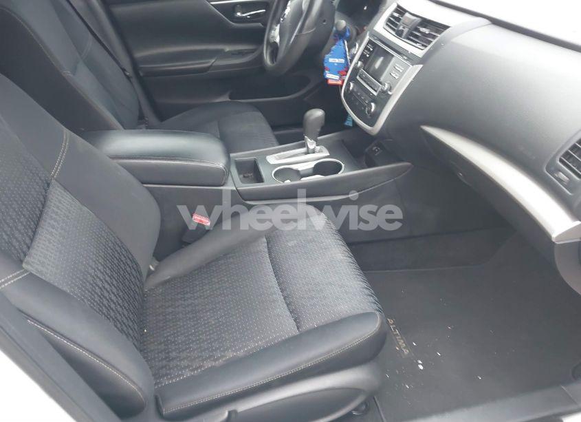 Photo 5 of 2016 Nissan Altima 2.5/2.5 S/2.5 SL/2.5 SR/2.5 SV (VIN 1N4AL3AP3GN329674)