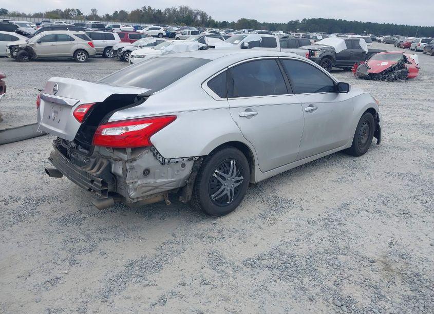 Photo 4 of 2016 Nissan Altima 2.5/2.5 S/2.5 SL/2.5 SR/2.5 SV (VIN 1N4AL3AP3GN346748)