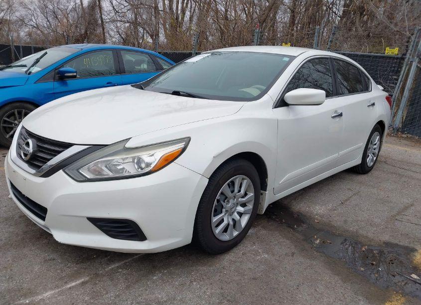 Photo 2 of 2016 Nissan Altima 2.5 S (VIN 1N4AL3AP3GN348046)