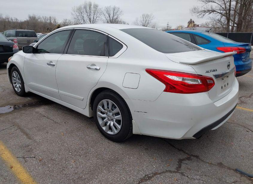 Photo 3 of 2016 Nissan Altima 2.5 S (VIN 1N4AL3AP3GN348046)