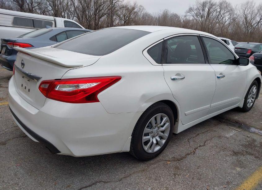 Photo 4 of 2016 Nissan Altima 2.5 S (VIN 1N4AL3AP3GN348046)