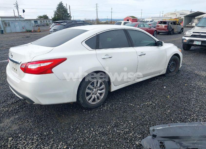 Photo 4 of 2016 Nissan Altima 2.5/2.5 S/2.5 SL/2.5 SR/2.5 SV (VIN 1N4AL3AP3GN371407)