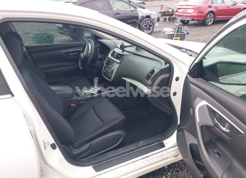 Photo 5 of 2016 Nissan Altima 2.5/2.5 S/2.5 SL/2.5 SR/2.5 SV (VIN 1N4AL3AP3GN371407)