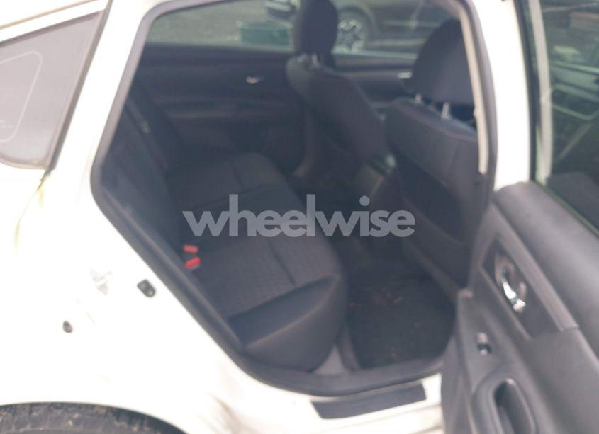 Photo 8 of 2016 Nissan Altima 2.5/2.5 S/2.5 SL/2.5 SR/2.5 SV (VIN 1N4AL3AP3GN371407)